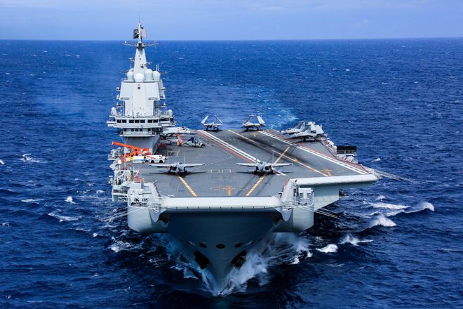 中國最新航空母艦，未來海疆的堅實守護者